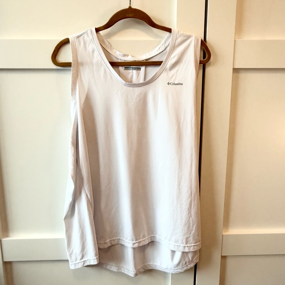 Columbia Women's white Tank Top